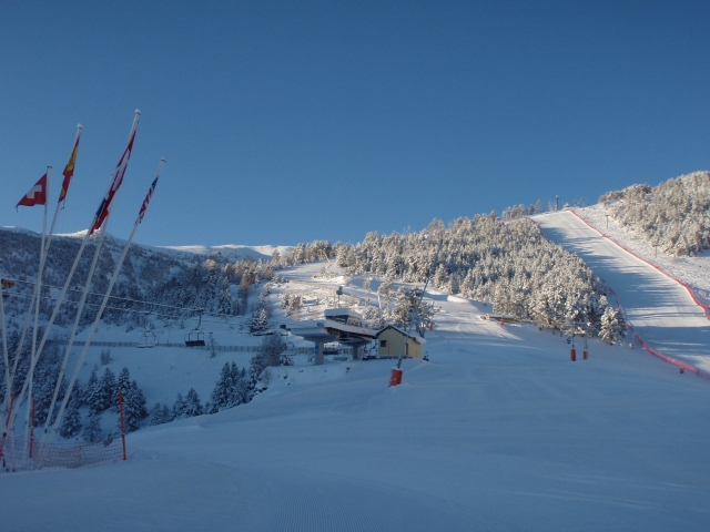  车站上空的阴影 